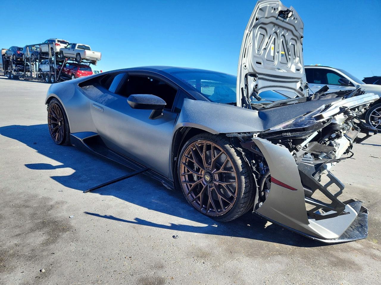 2018 Lamborghini All models VIN ZHWUD4ZFXJLA08220 photo 4