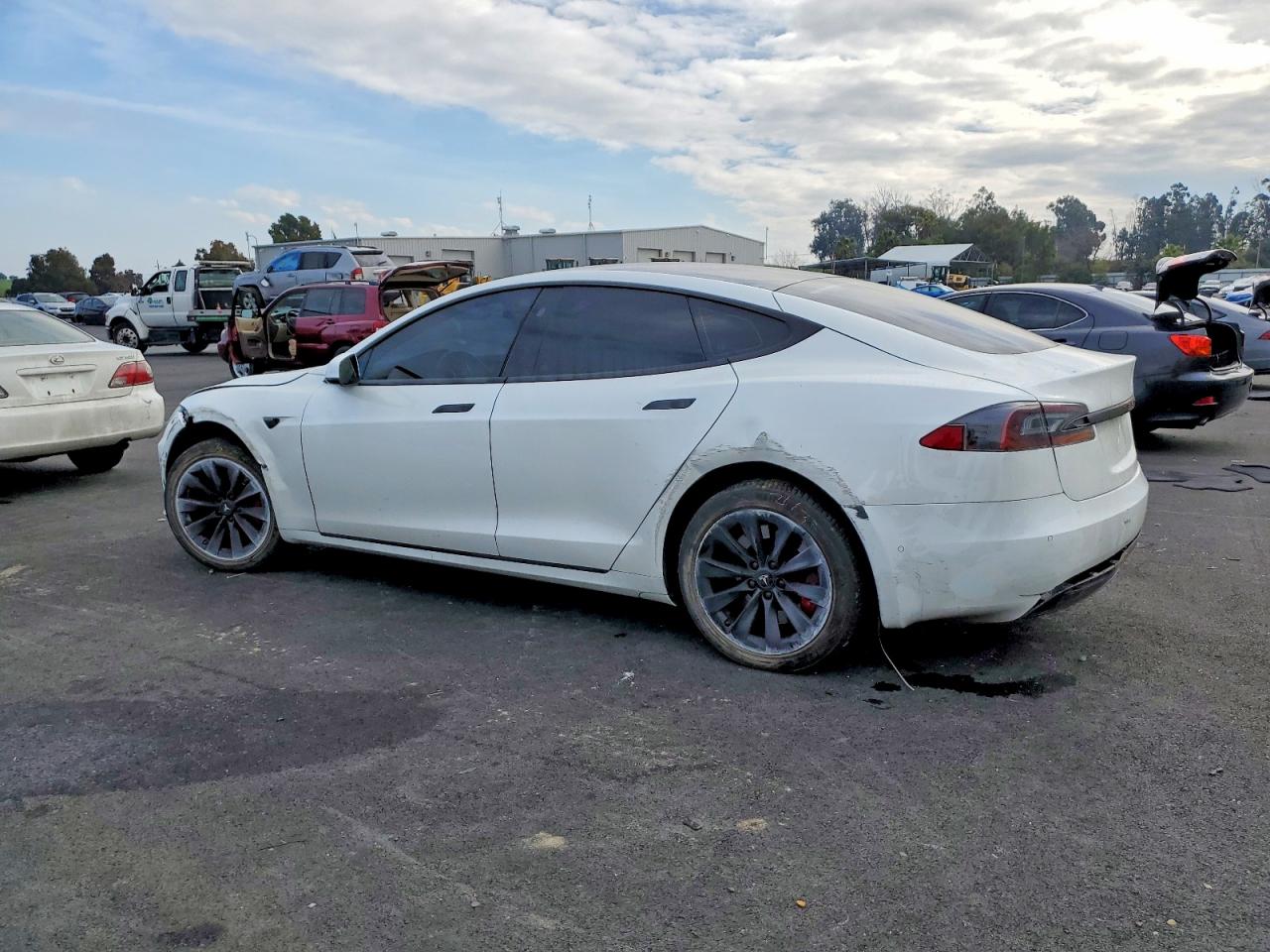 2018 Tesla Model s VIN 5YJSA1E21JF243180 photo 2