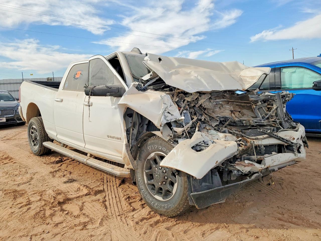 2025 Ram 2500 VIN 3C6UR5FLXSG567750 photo 4