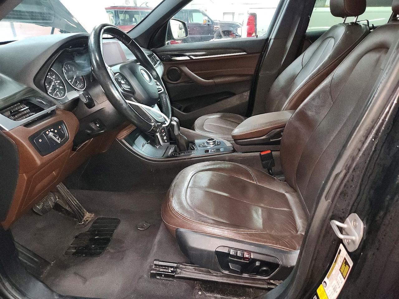 2018 BMW X1 VIN WBXHT3C31J5F92200 photo 7