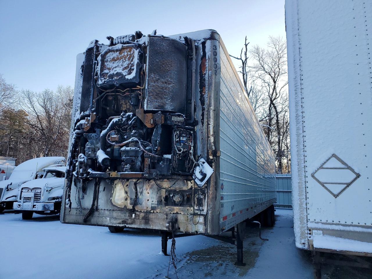 2020 UTILITY All models VIN 1UYVS2532L2832108 photo 2