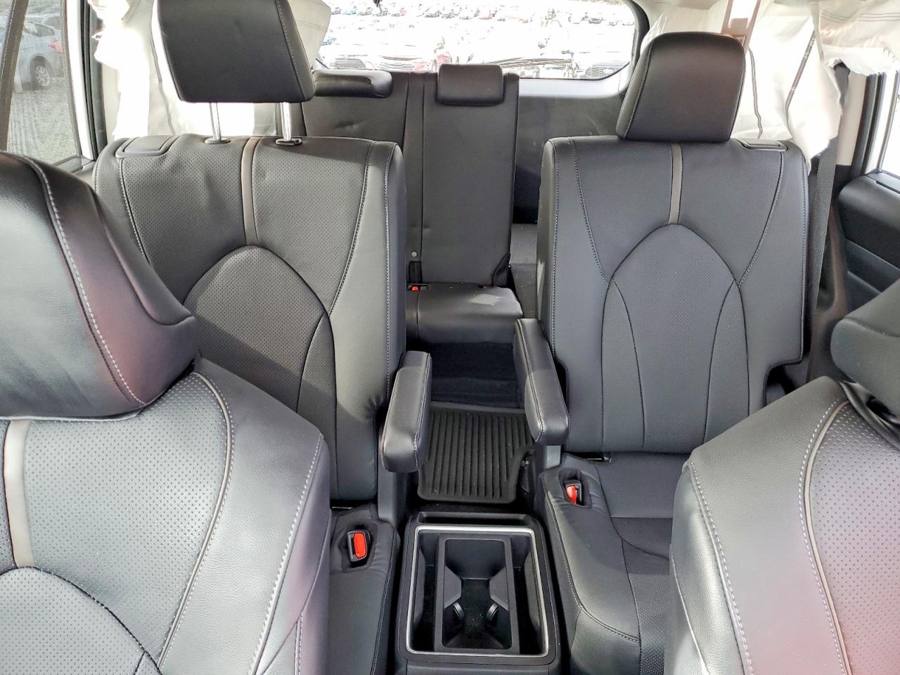 2025 Toyota Grand Highlander VIN 5TDAAAB53SS082189 photo 10