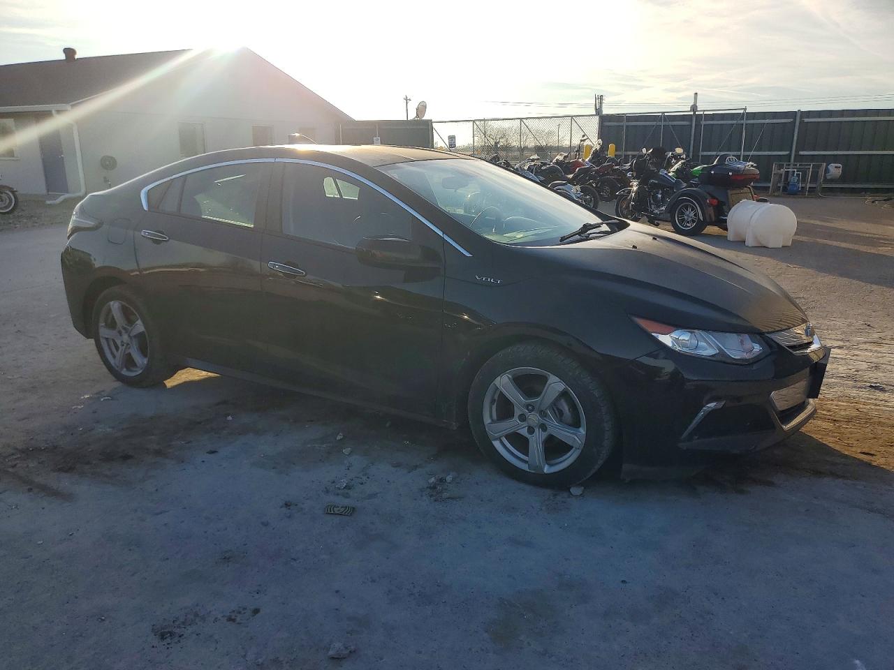 2018 CHEV Volt VIN 1G1RC6S55JU113410 photo 4