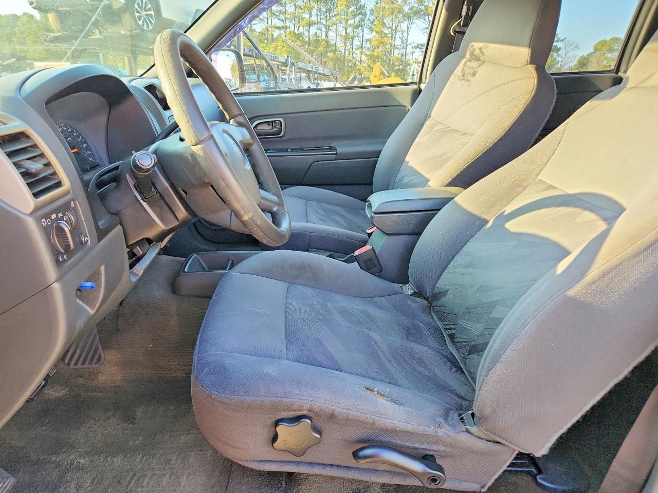 2005 Chev Colorado VIN 1GCDT136358220448 photo 7