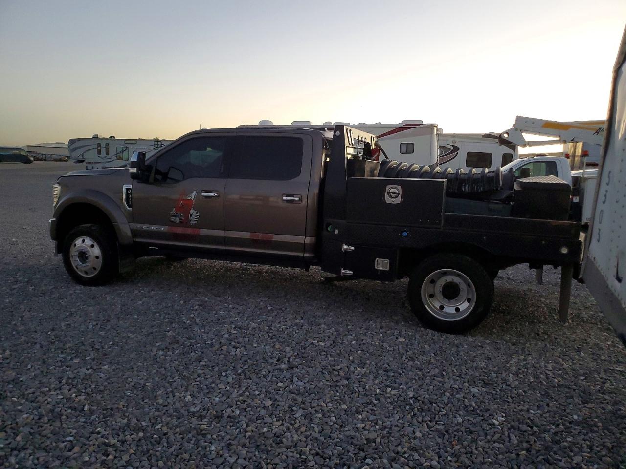 2022 Ford F450 VIN 1FT8W4DT9NEE28110 photo 2