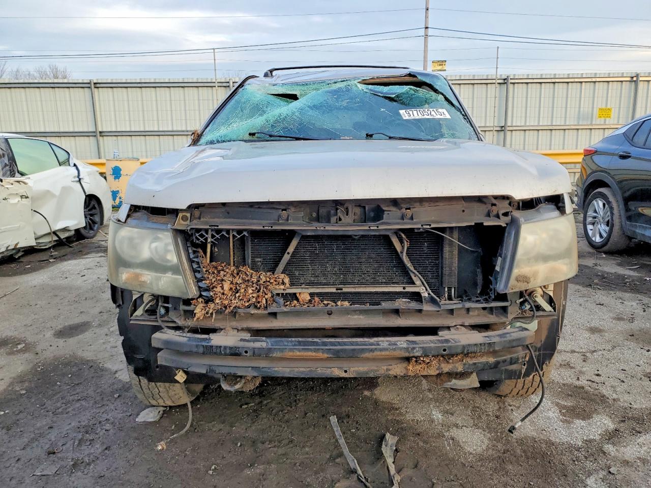2009 CHEV Suburban VIN 1GNFK26319R227621 photo 5