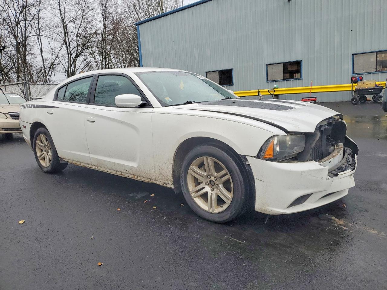 2011 Dodge Charger VIN 2B3CL3CG5BH605811 photo 4