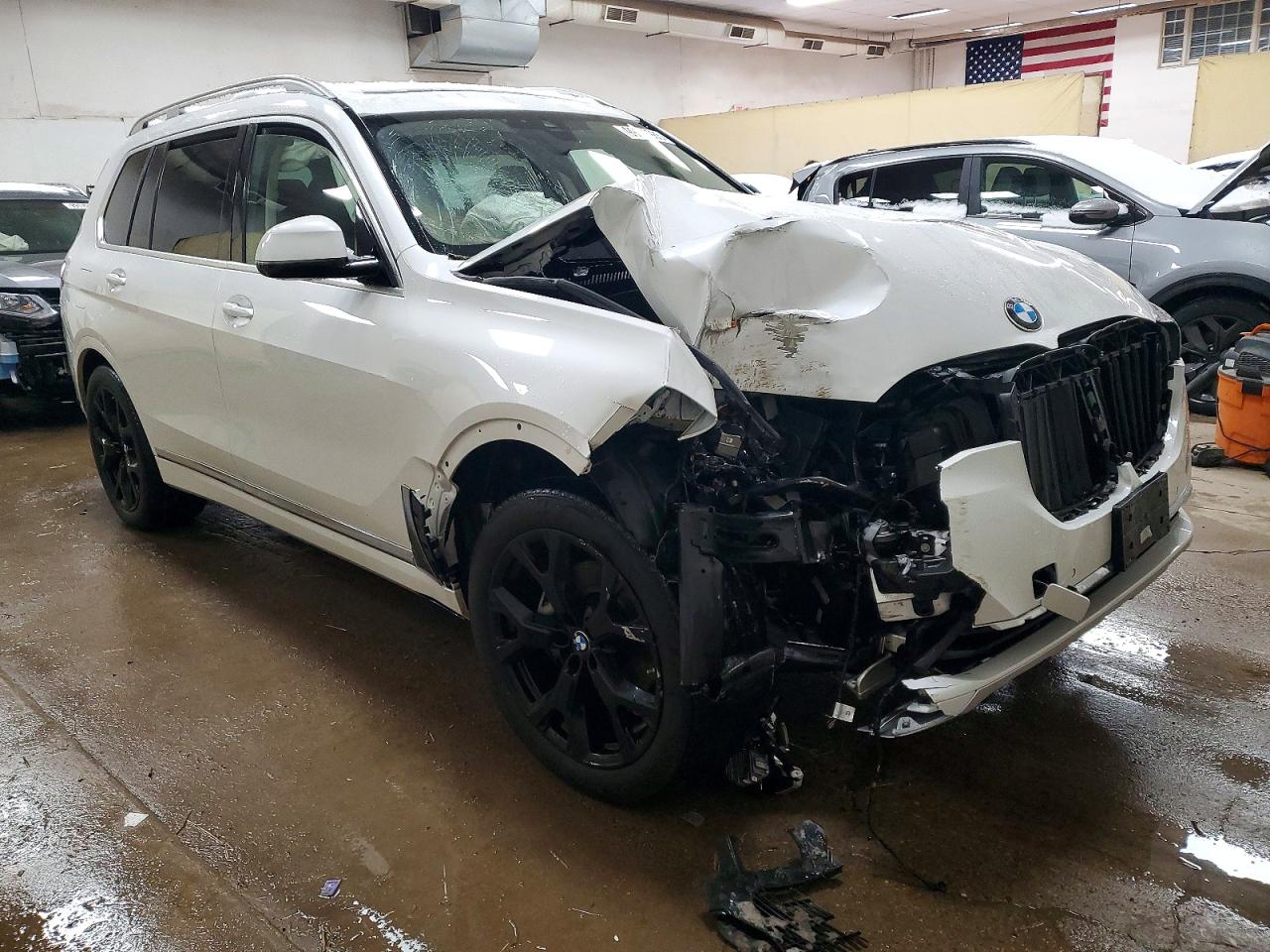 2022 BMW X7 VIN 5UXCW2C08N9K75457 photo 4