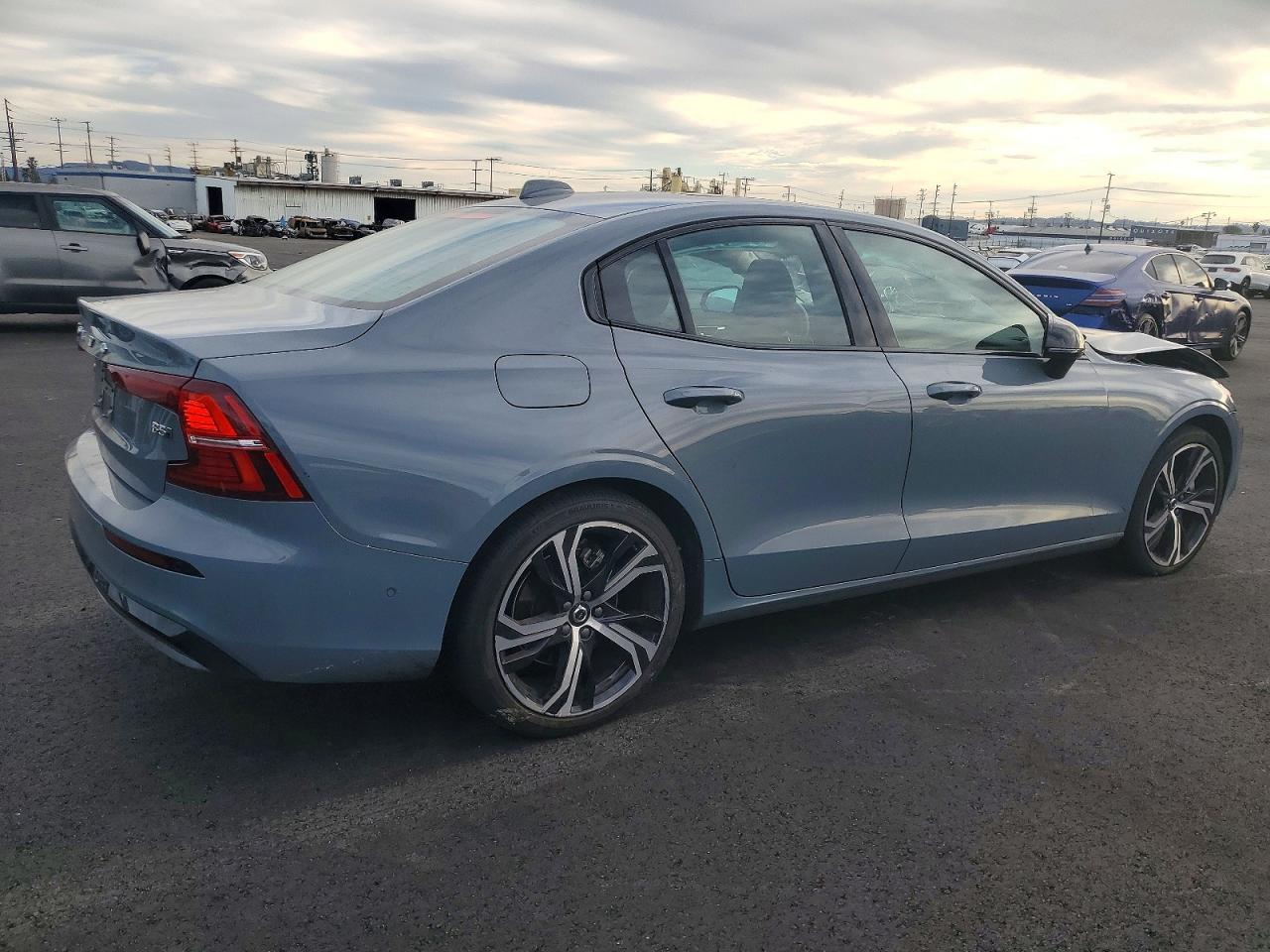 2024 Volvo S60 plus VIN 7JRL12TL8RG327134 photo 3