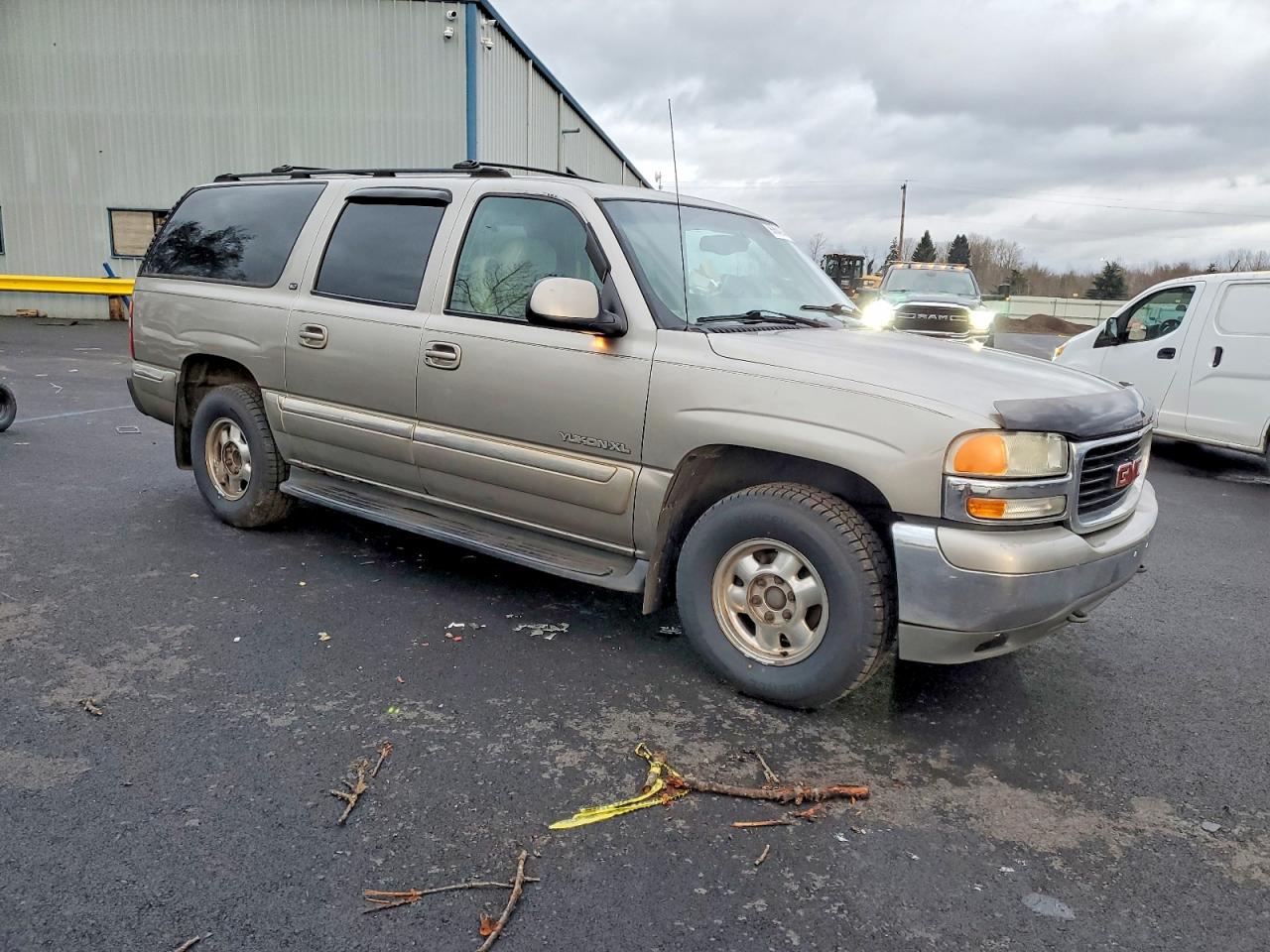 2000 GMC Yukon VIN 3GKFK16T1YG139965 photo 4
