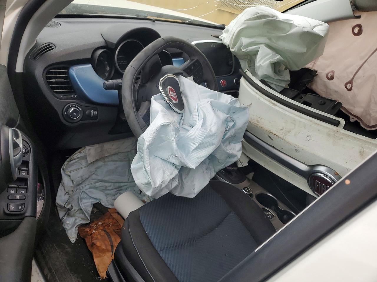 2018 Fiat 500 VIN ZFBCFYAB4JP672424 photo 8