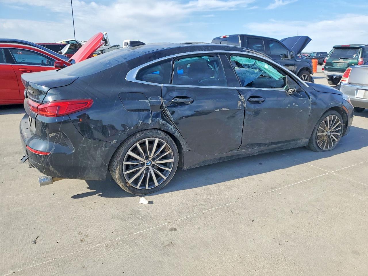 2023 BMW 2 series VIN WBA53AK03P7M29261 photo 3