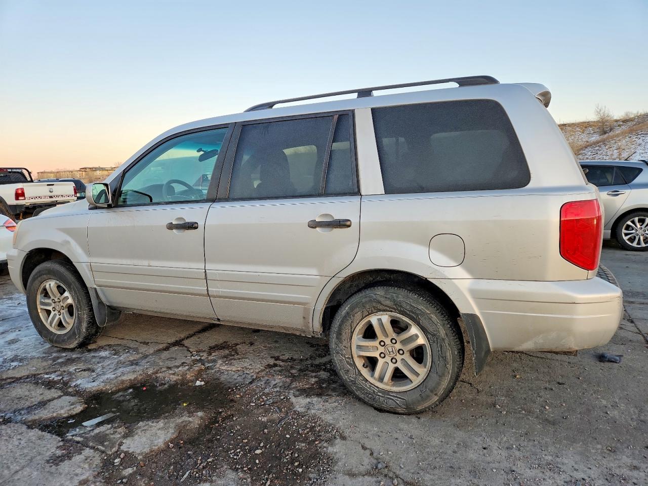 2003 HONDA Pilot VIN 2HKYF18573H527161 photo 2