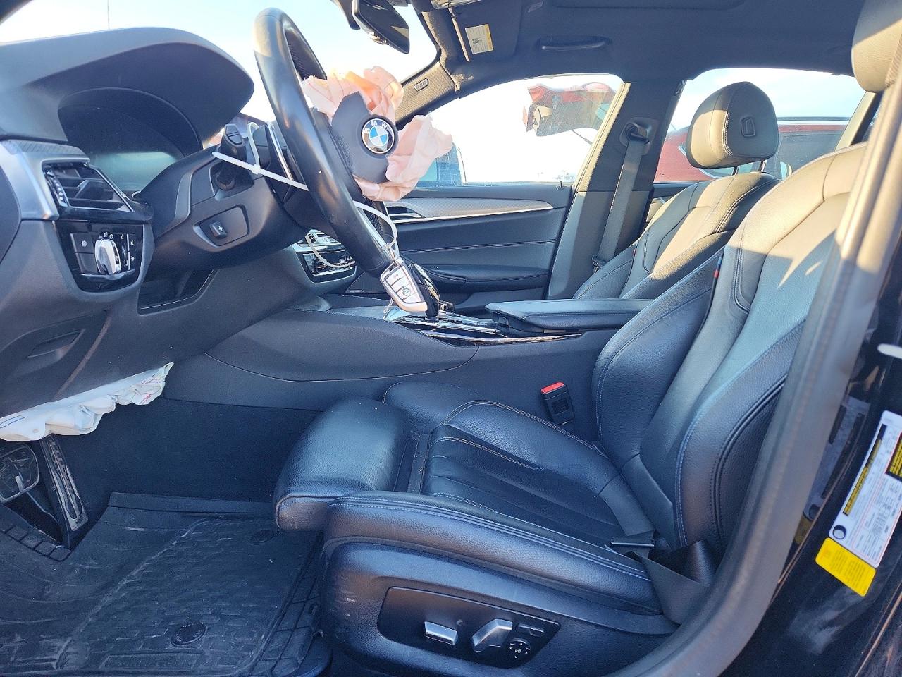 2019 BMW 5 series VIN WBAJE5C55KWW40776 photo 7