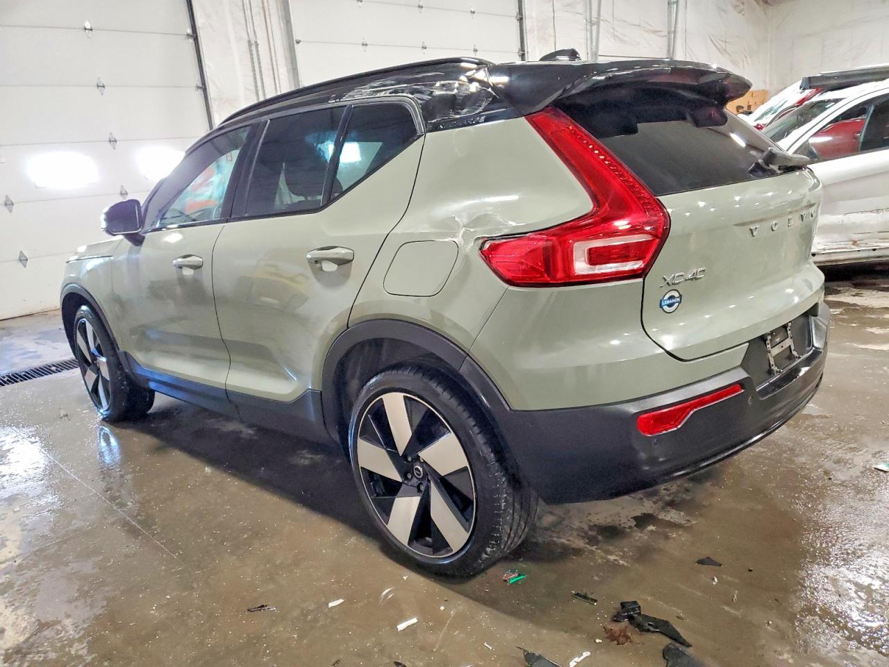 2024 Volvo Xc40 VIN YV4ER3XM8R2233774 photo 2