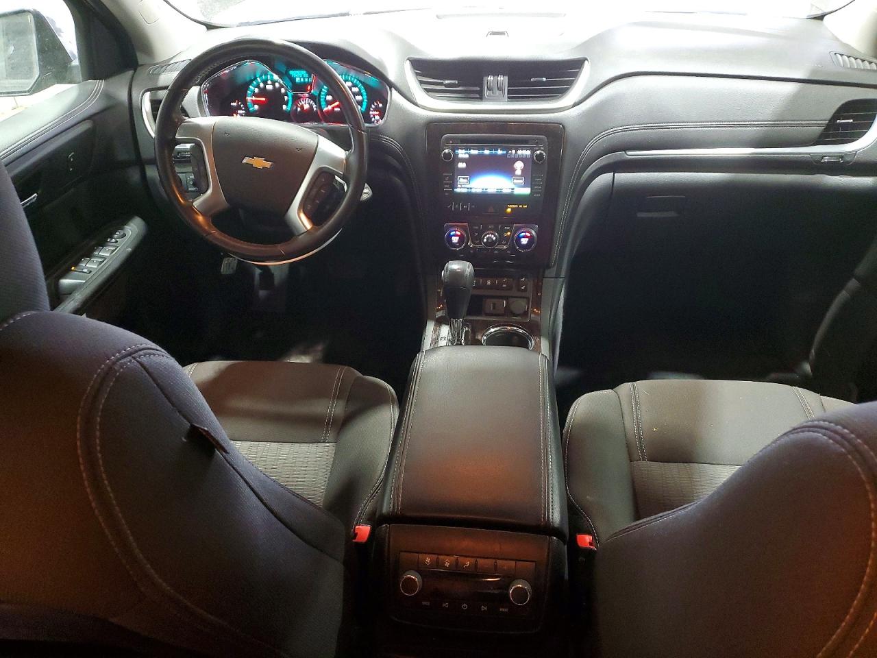 2017 Chev Traverse VIN 1GNKVHKD9HJ213146 photo 8