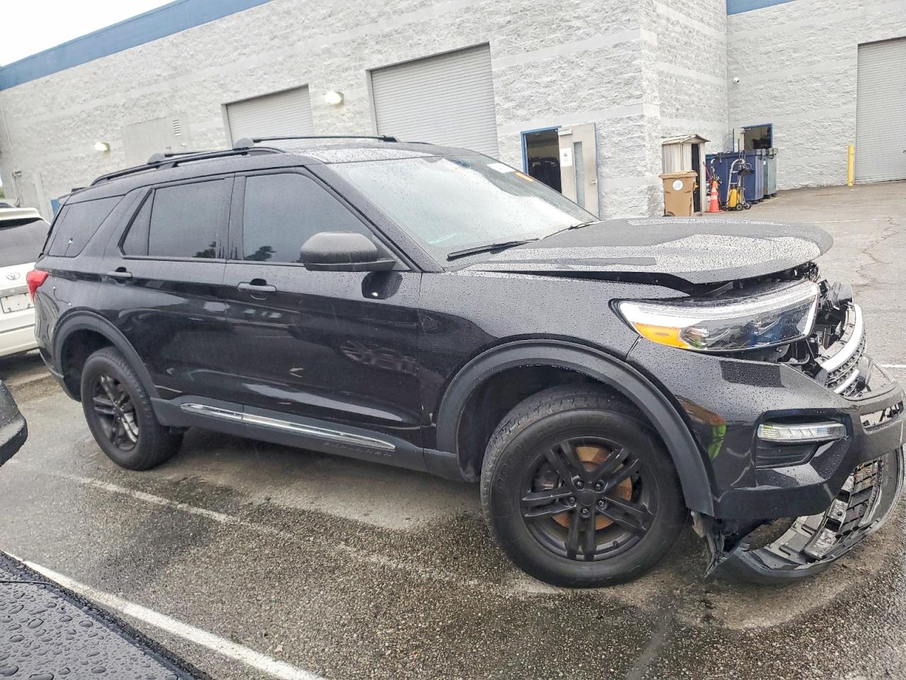 2024 Ford Explorer VIN 1FMSK8DH2RGA05606 photo 4
