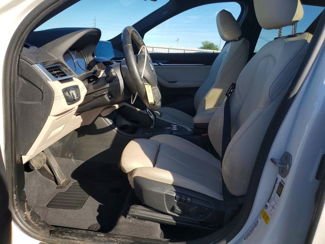 2020 BMW X1 VIN WBXJG7C09L5P61995 photo 7