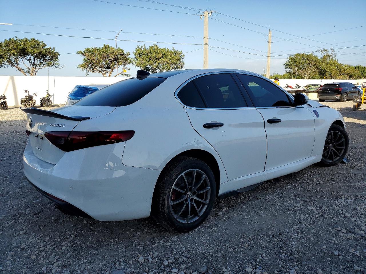 2018 Alfa Giulia VIN ZARFAEDN1J7573529 photo 3