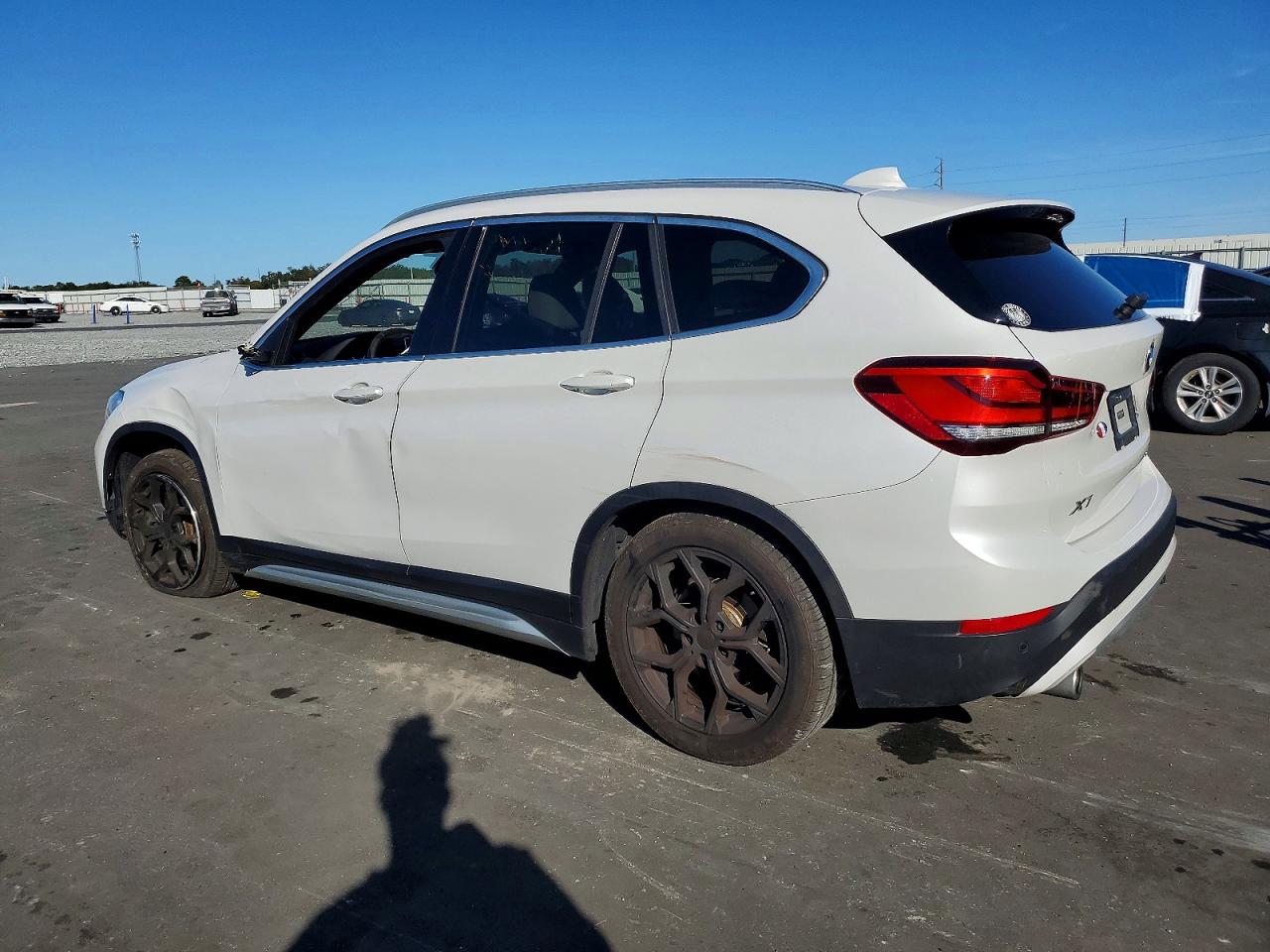 2020 BMW X1 VIN WBXJG7C09L5P61995 photo 2