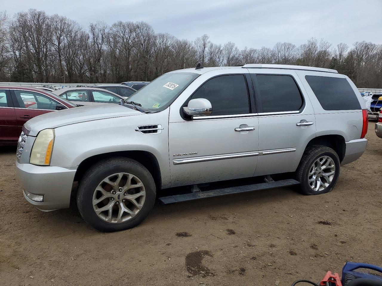 2011 Cadillac Escalade VIN 1GYS3CEF4BR164407 photo 1