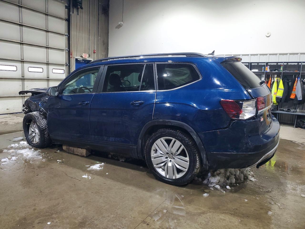 2020 Volkswagen Atlas VIN 1V2UR2CA7LC505767 photo 2