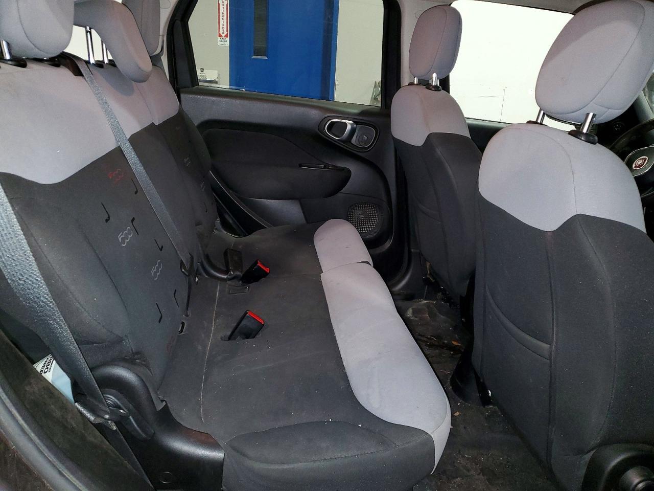 2015 Fiat 500 VIN ZFBCFAAH3FZ033118 photo 11