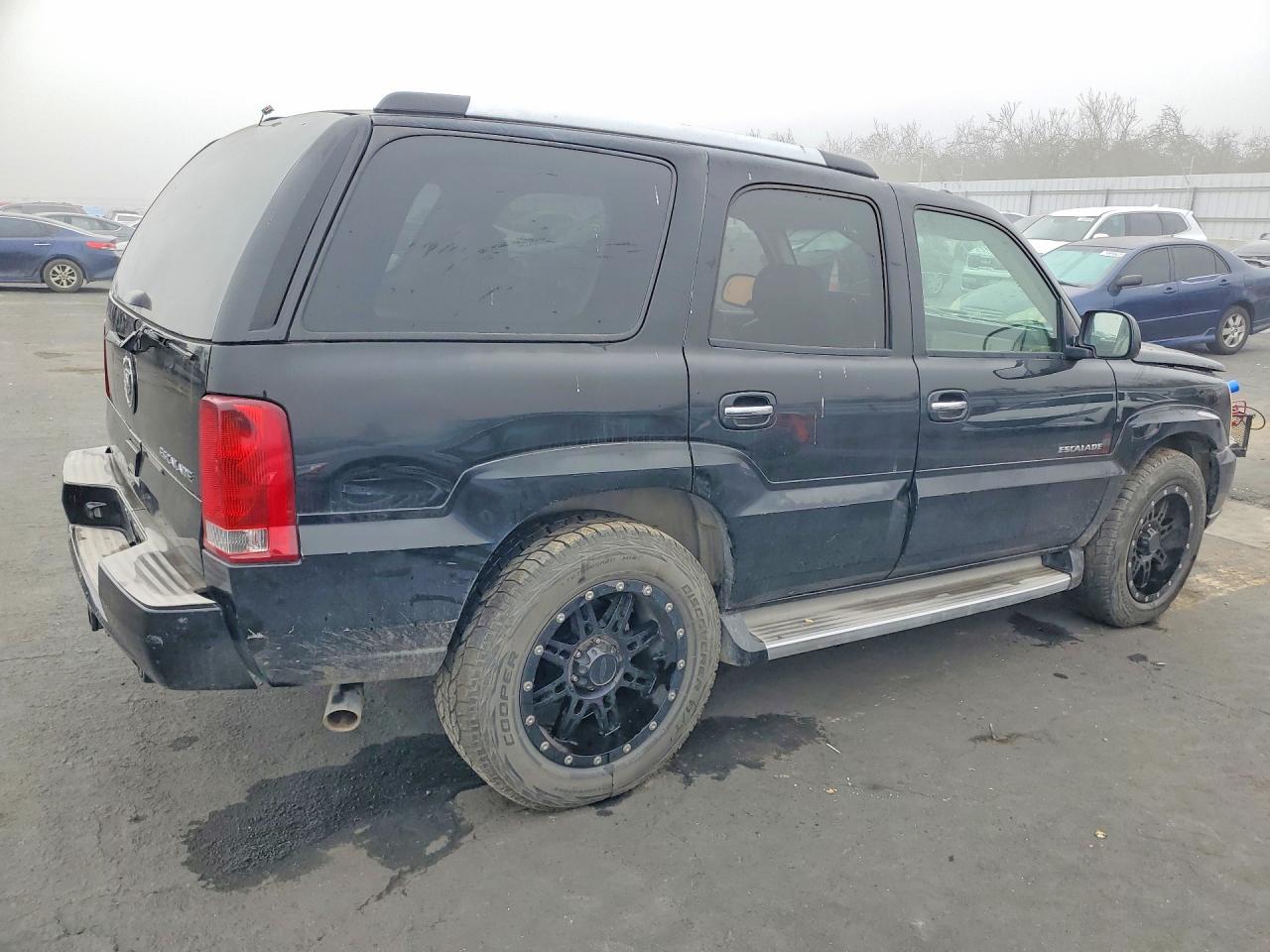 2005 Cadillac Escalade VIN 1GYEK63N35R235189 photo 3