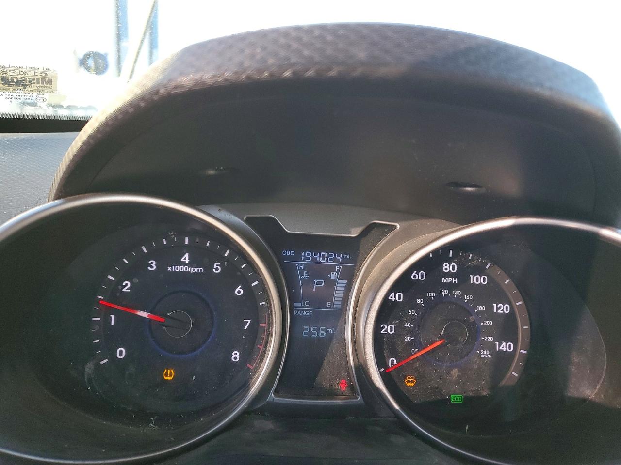 2016 HYUNDAI Veloster VIN KMHTC6AD8GU268673 photo 9