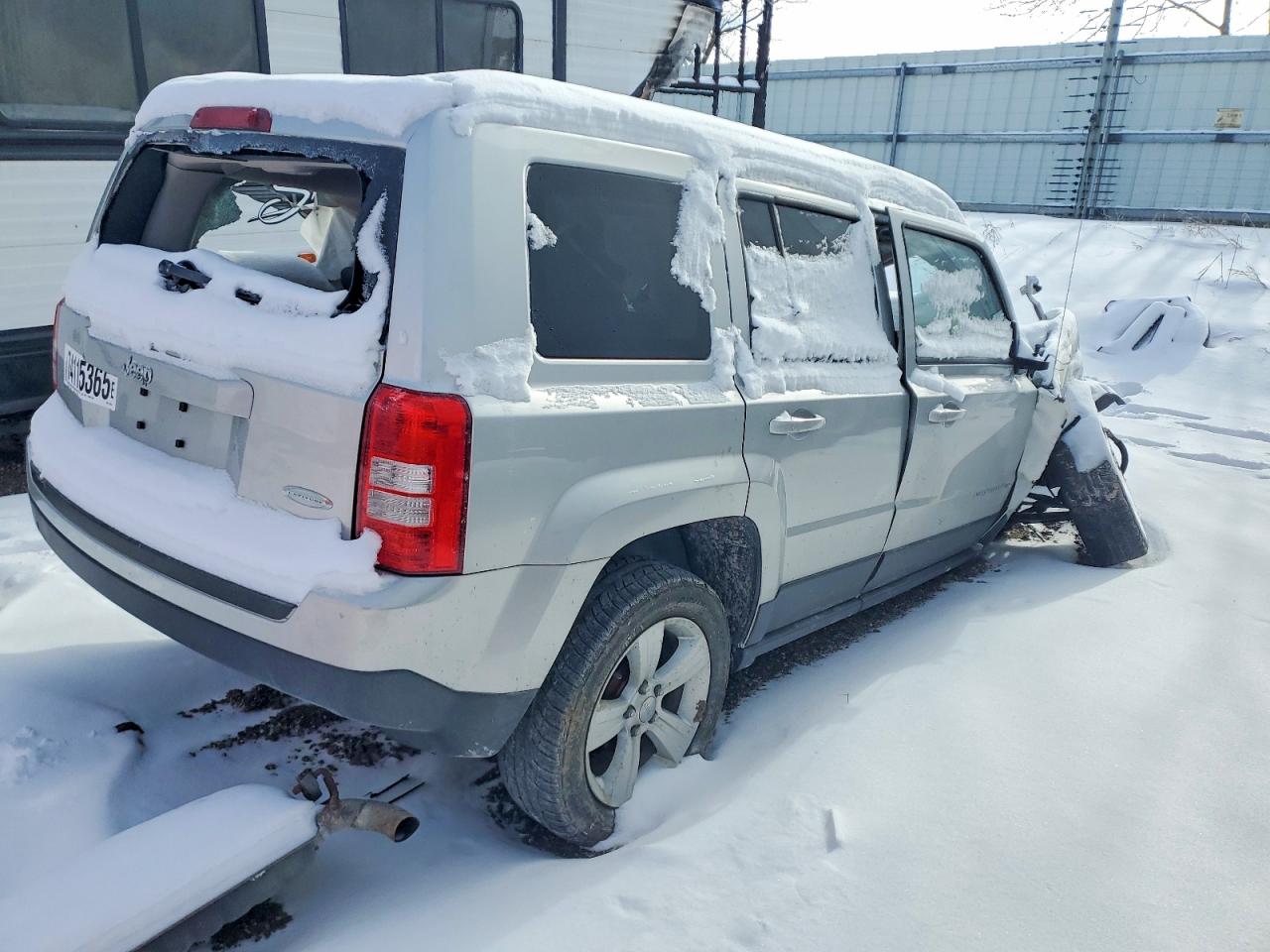 2014 Jeep Patriot VIN 1C4NJPFBXED509744 photo 3