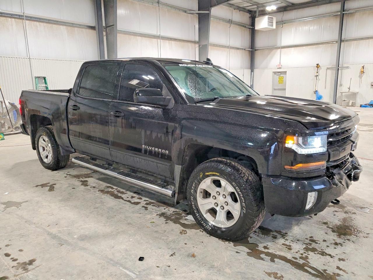 2017 Chevrolet All models VIN 3GCUKREC6HG353319 photo 4