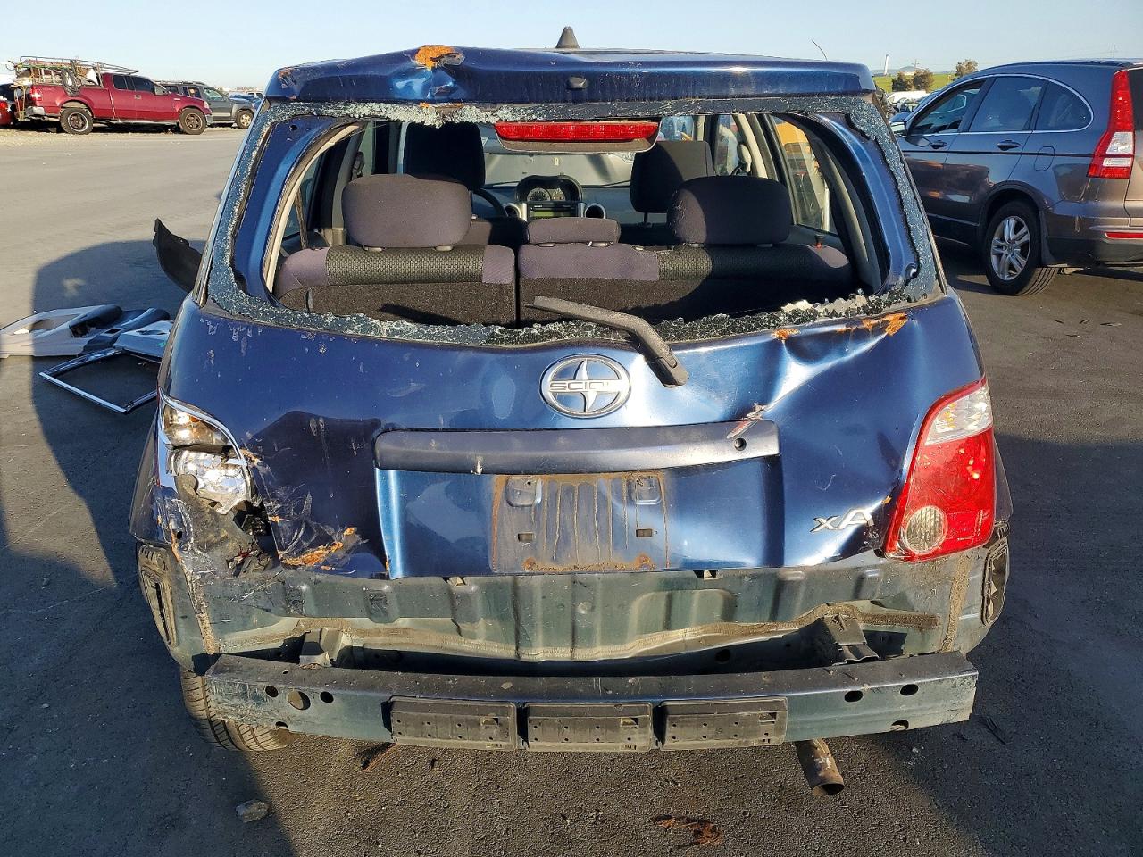 2006 Toyota Scion VIN JTKKT624X65011871 photo 6