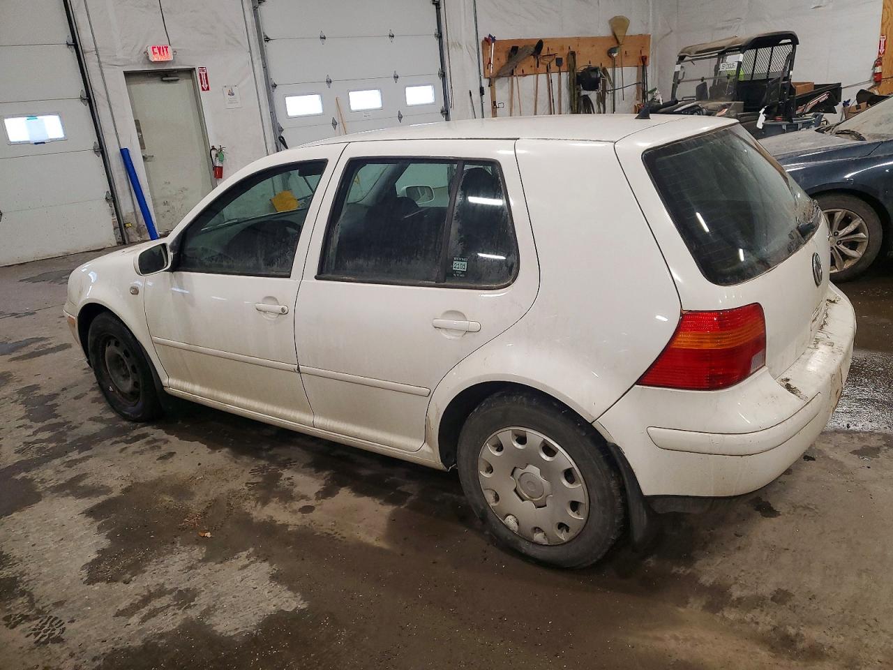 2006 VOLKSWAGEN Golf VIN 9BWFL61JX64012238 photo 2