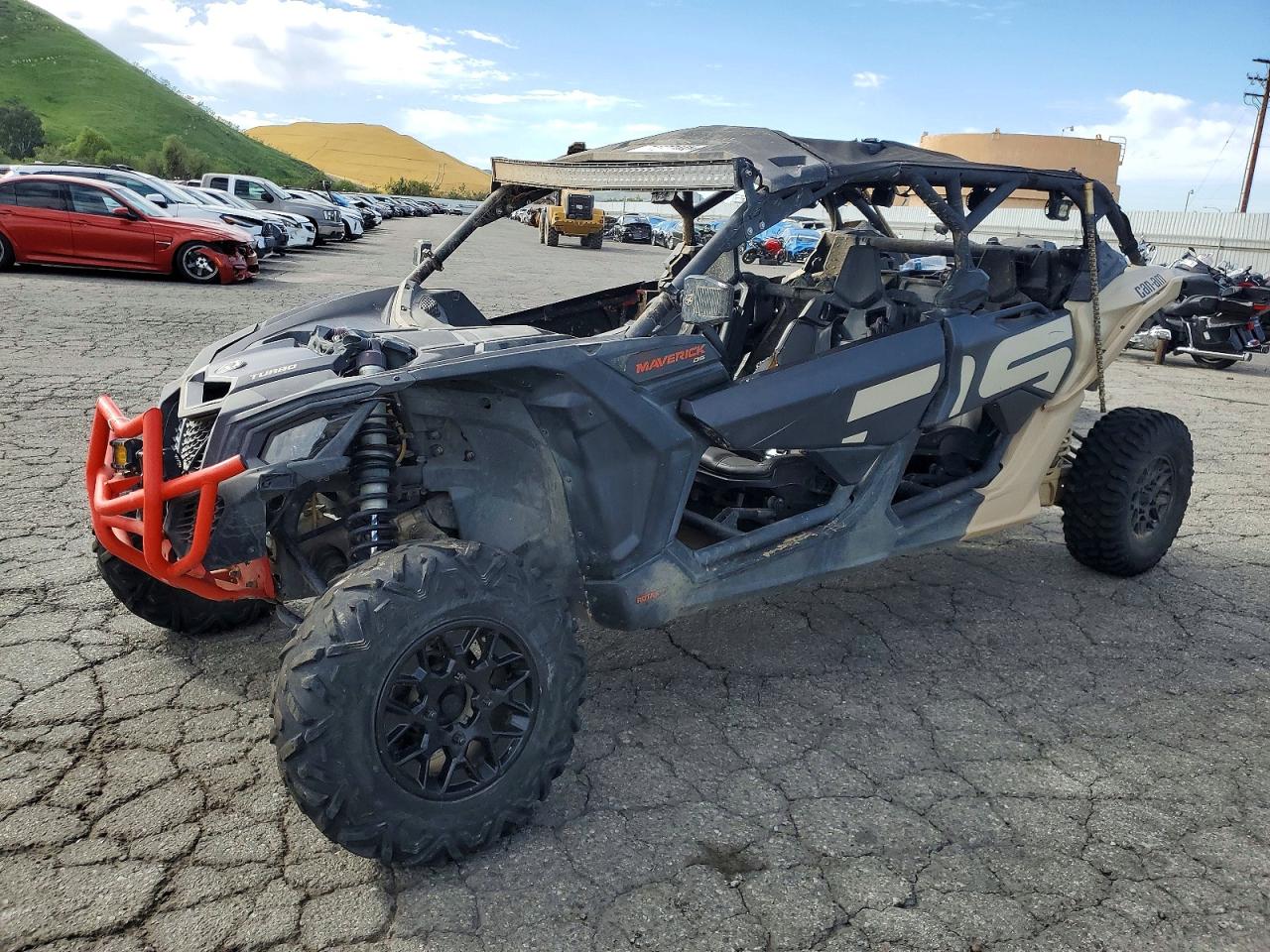 2021 CAN Maverick VIN 3JBVMAY20MK000748 photo 2
