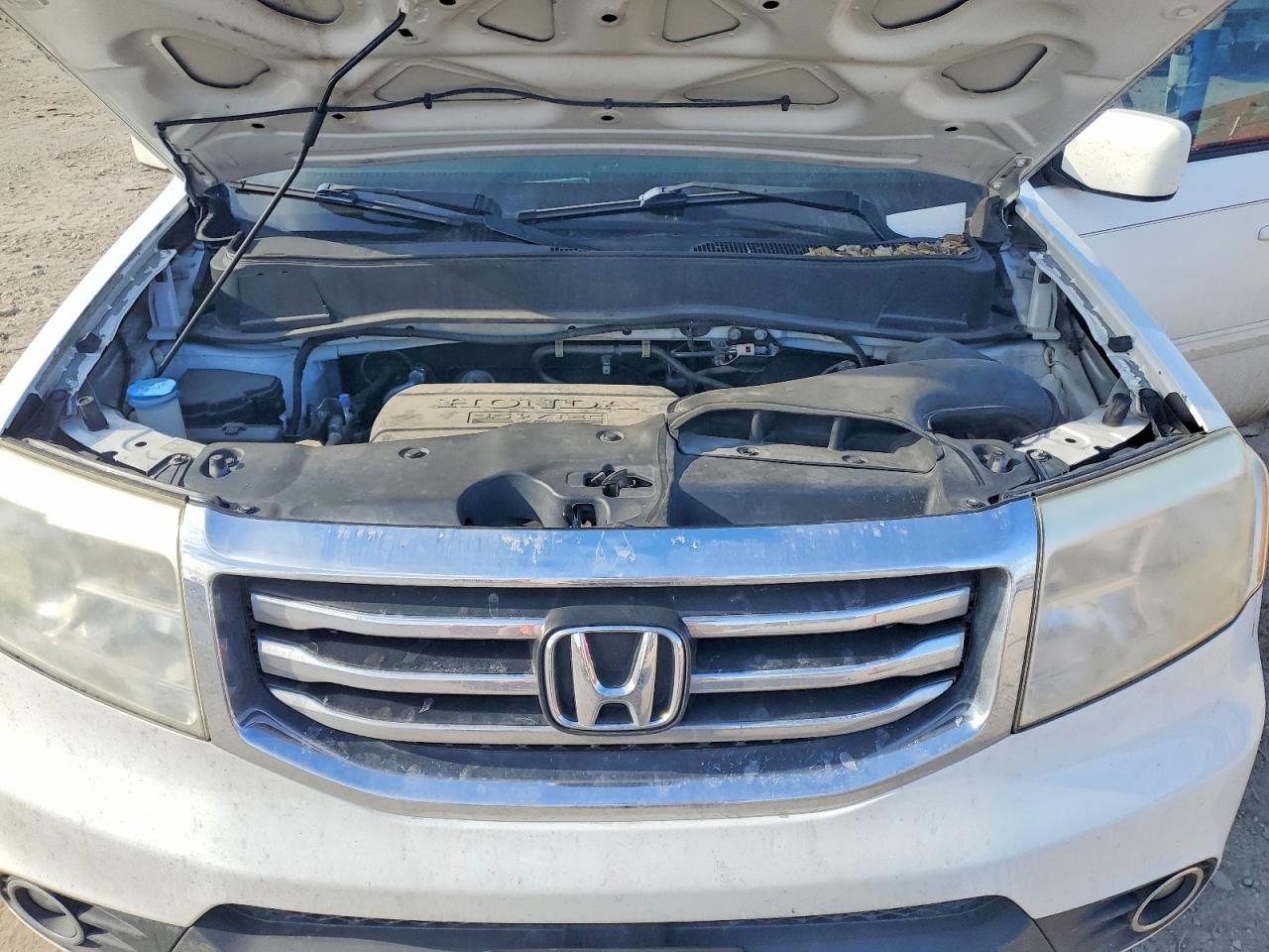 2015 Honda Pilot VIN 5FNYF4H3XFB068372 photo 12