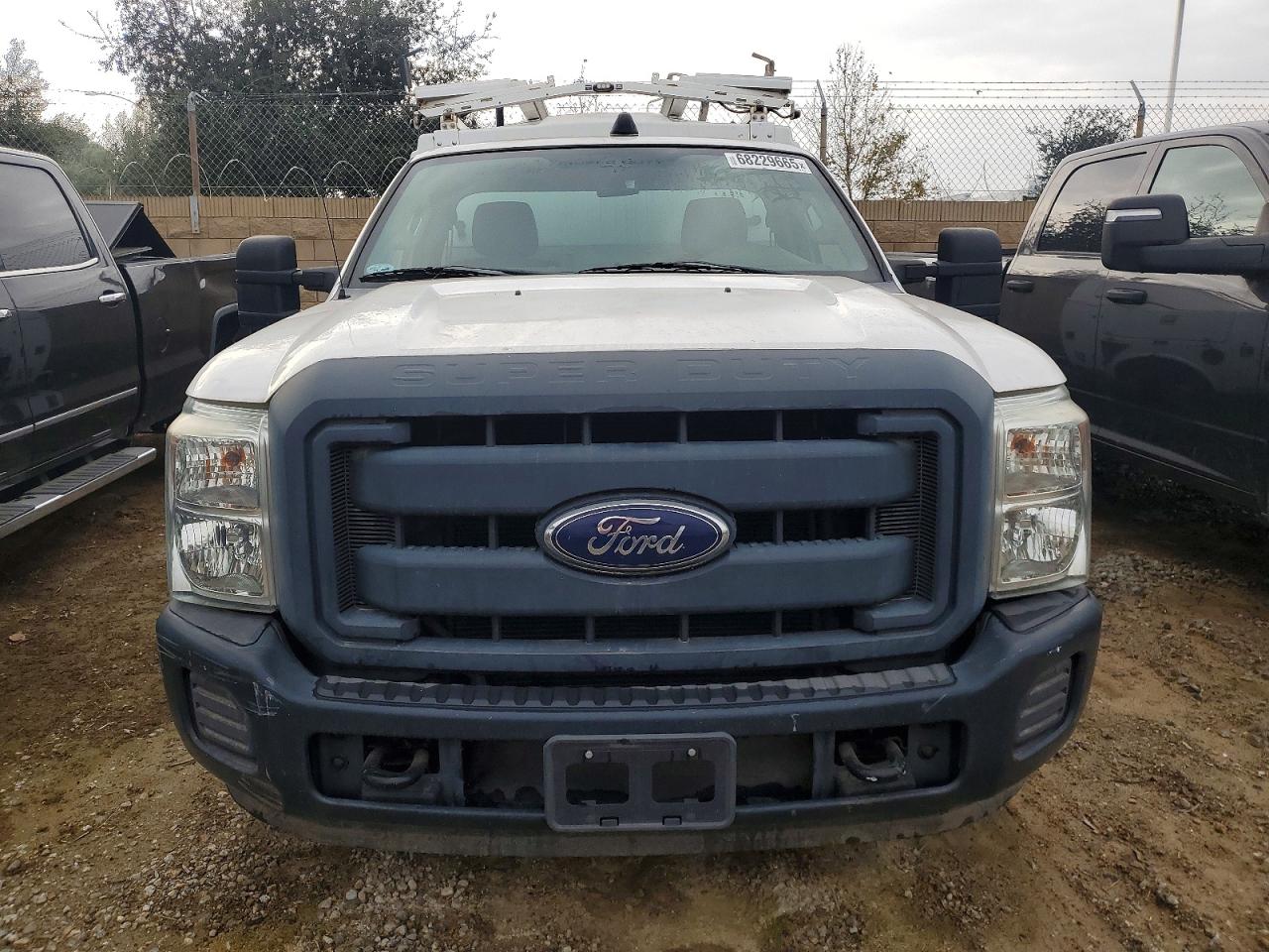 2013 Ford F350 VIN 1FDRF3A68DEB92654 photo 5