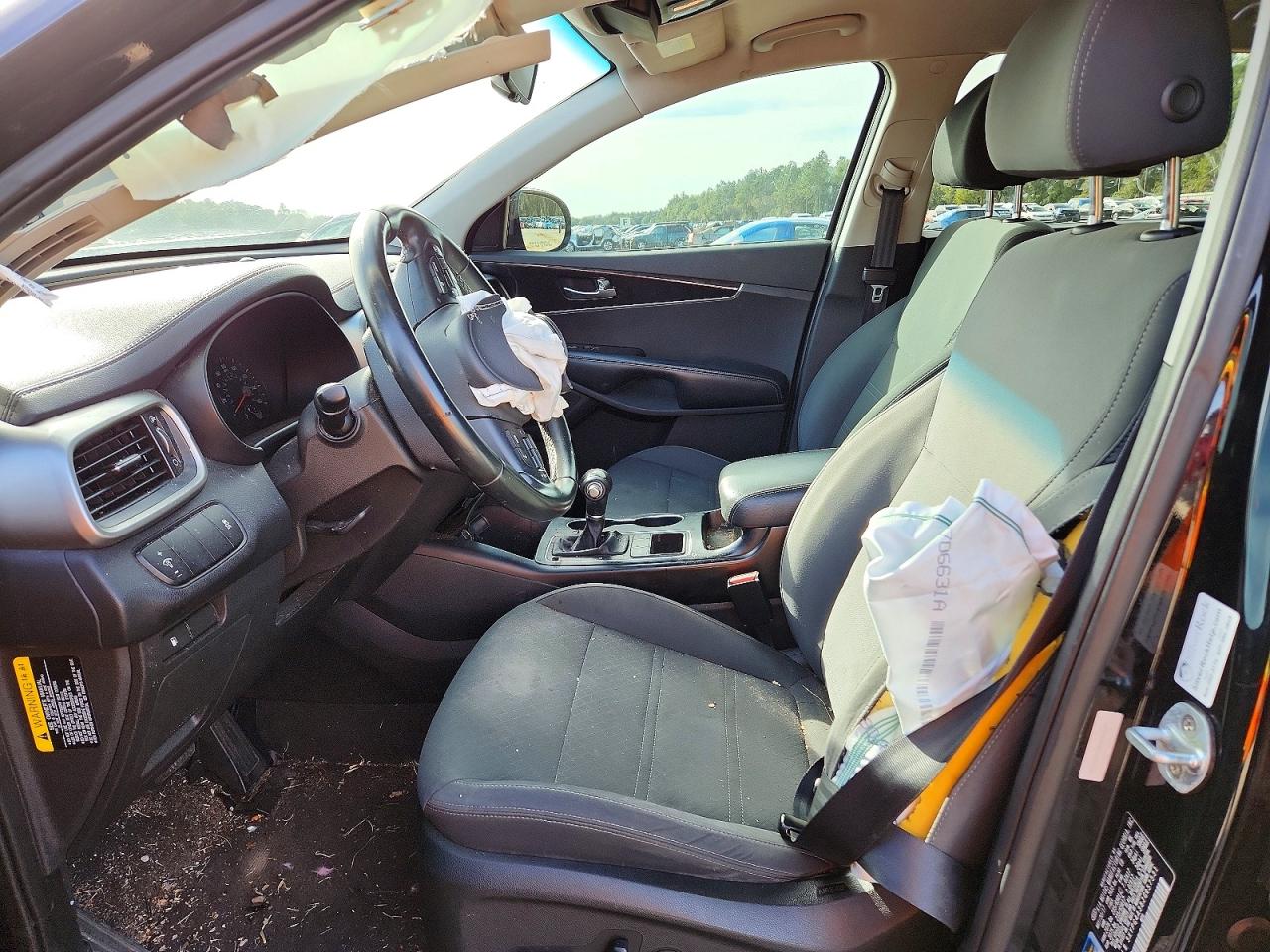 2018 Kia Sorento VIN 5XYPG4A38JG357531 photo 7