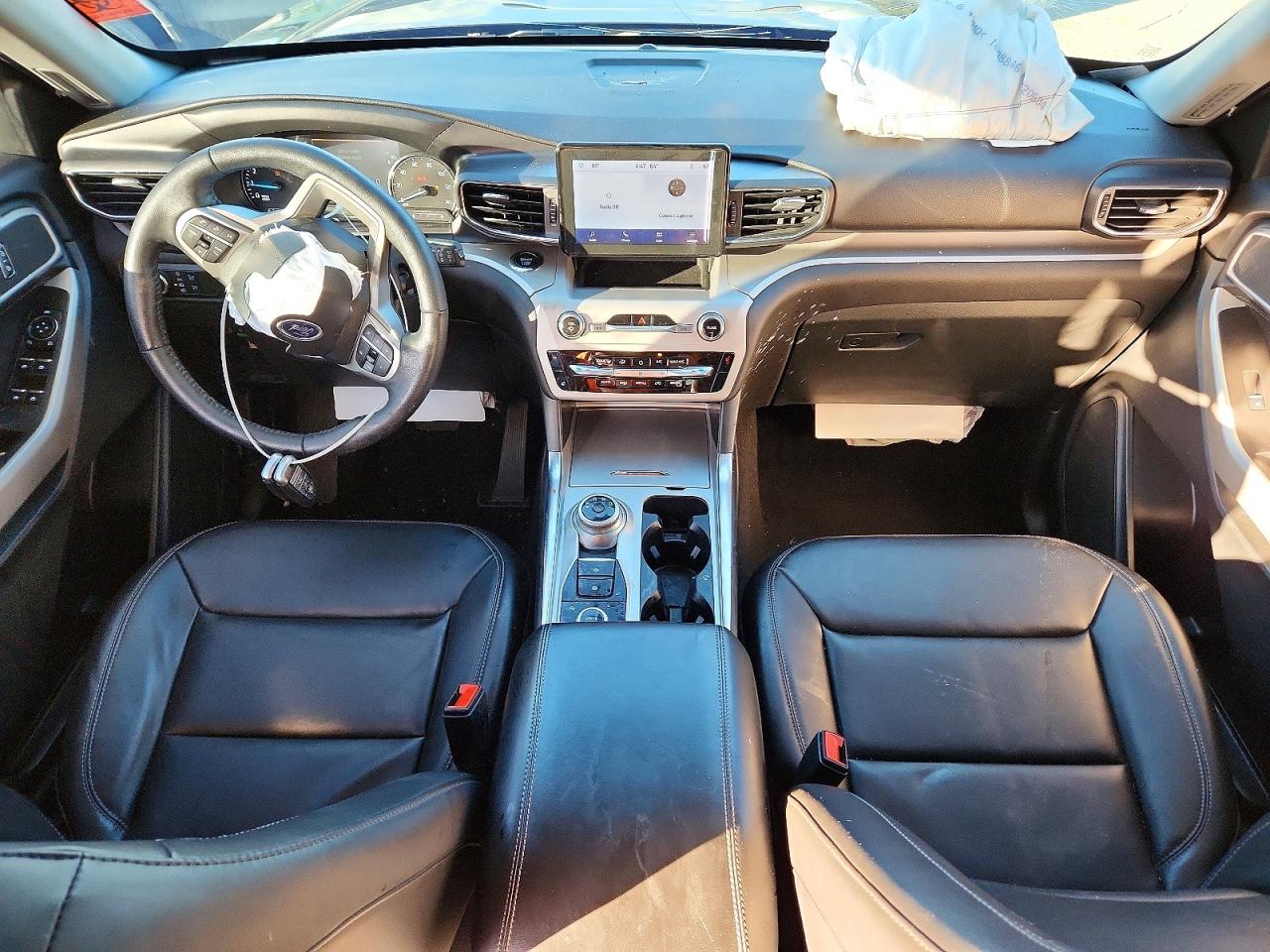 2024 Ford Explorer VIN 1FMSK8DH2RGA05606 photo 8