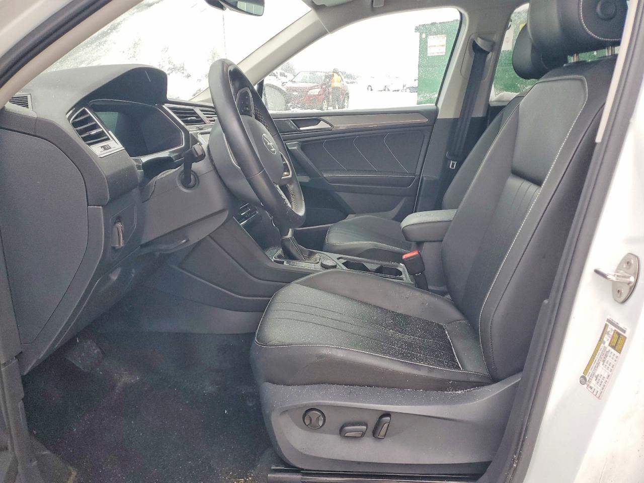 2024 Volkswagen Tiguan VIN 3VV2B7AX7RM005103 photo 7