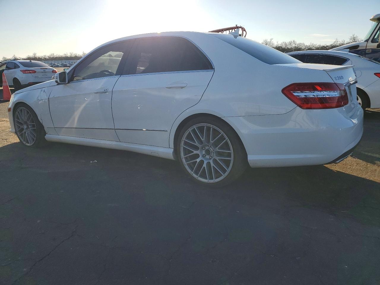 2013 Mercedes-Benz E-class VIN WDDHF5KB1DA665363 photo 2