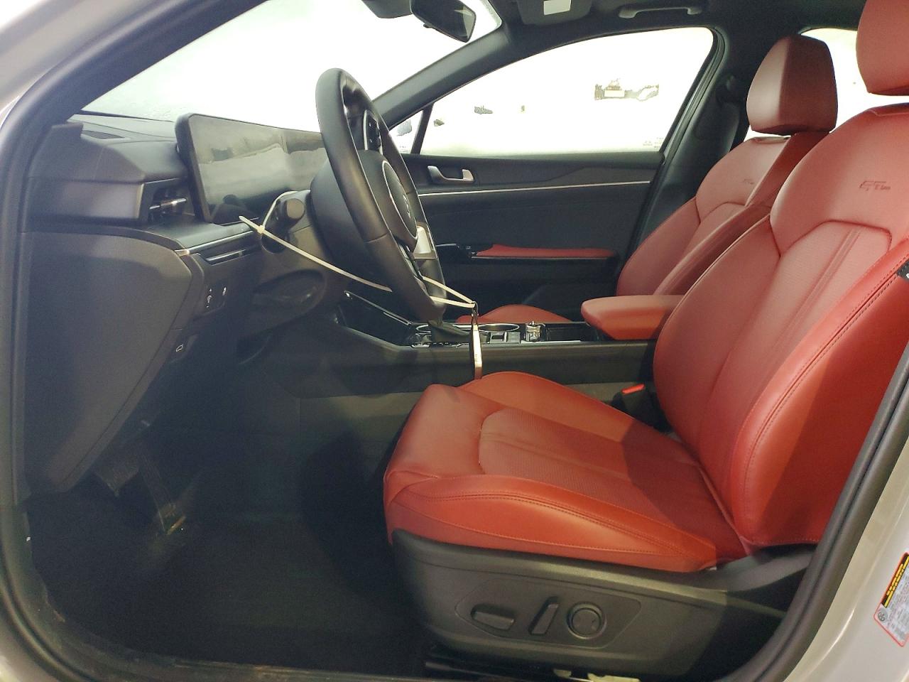2026 Kia K5 VIN KNAG64J78T5402806 photo 7