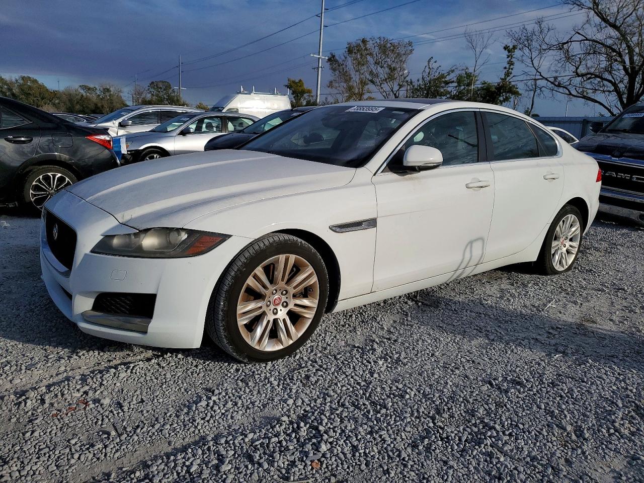2017 Jaguar Xf VIN SAJBR4BV0HCY46610 photo 1
