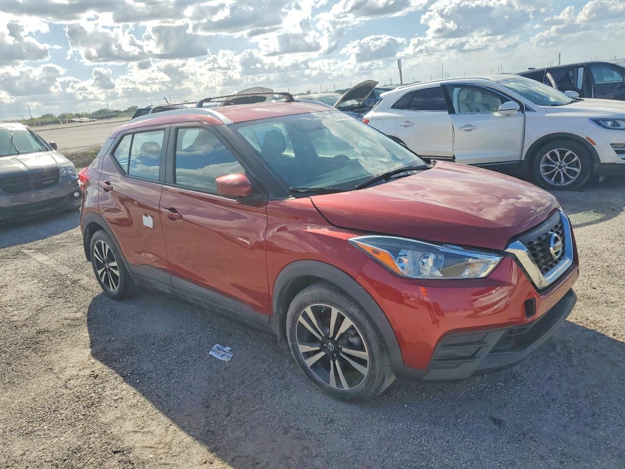 2018 Nissan Kicks VIN 3N1CP5CU6JL538472 photo 4