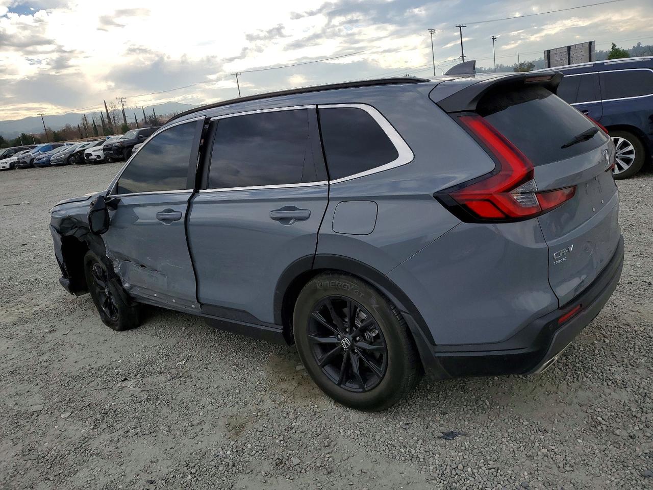 2024 Honda Crv VIN 7FARS5H88RE011503 photo 2