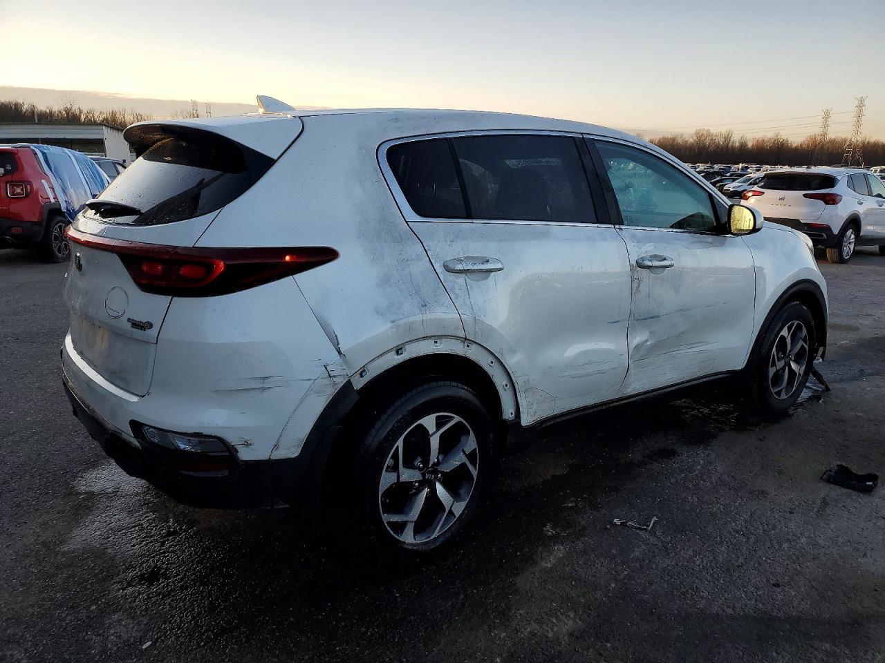 2021 Kia Sportage VIN KNDPM3AC1M7945744 photo 3