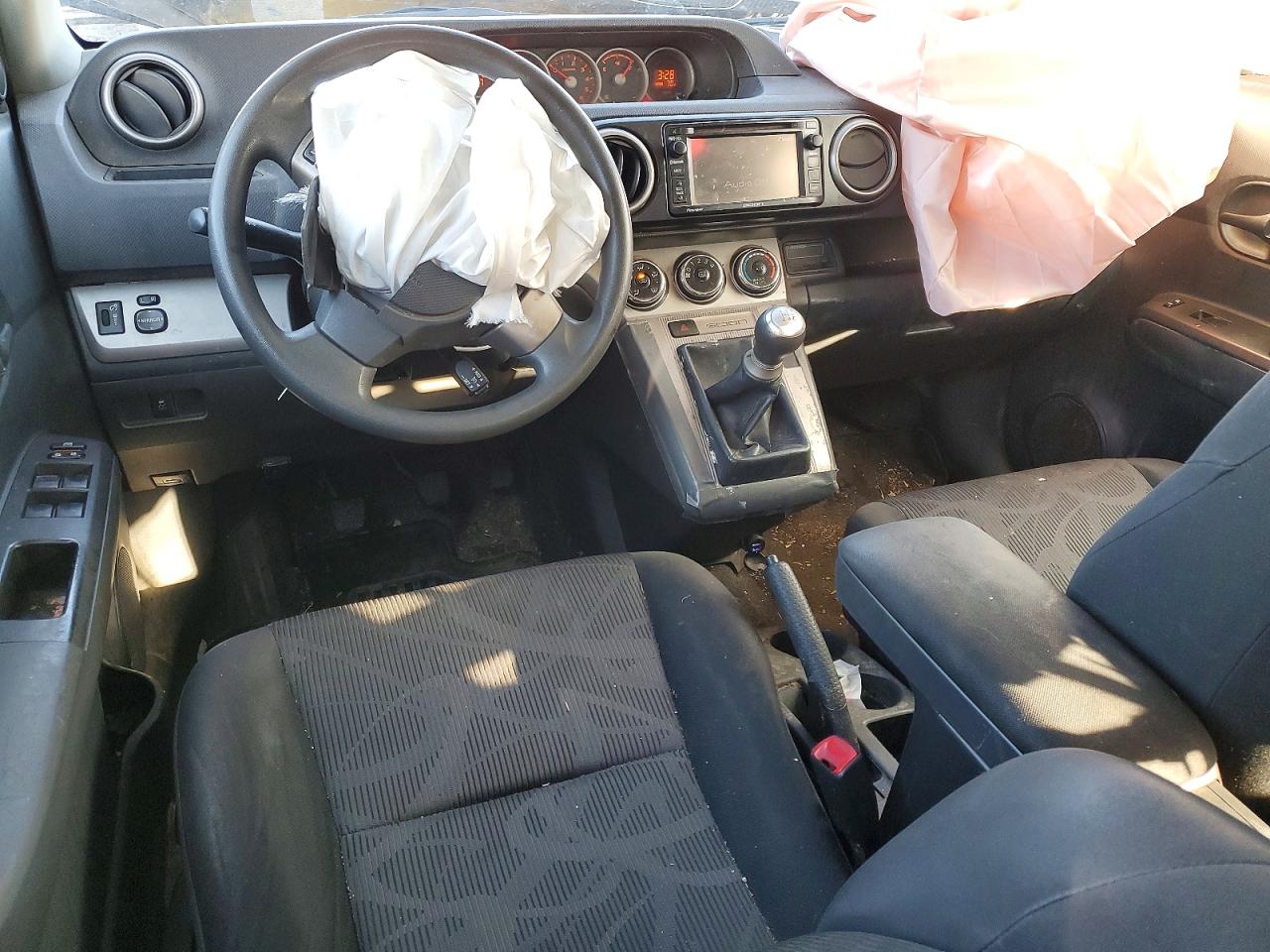 2015 Toyota Scion VIN JTLZE4FE8FJ074423 photo 8