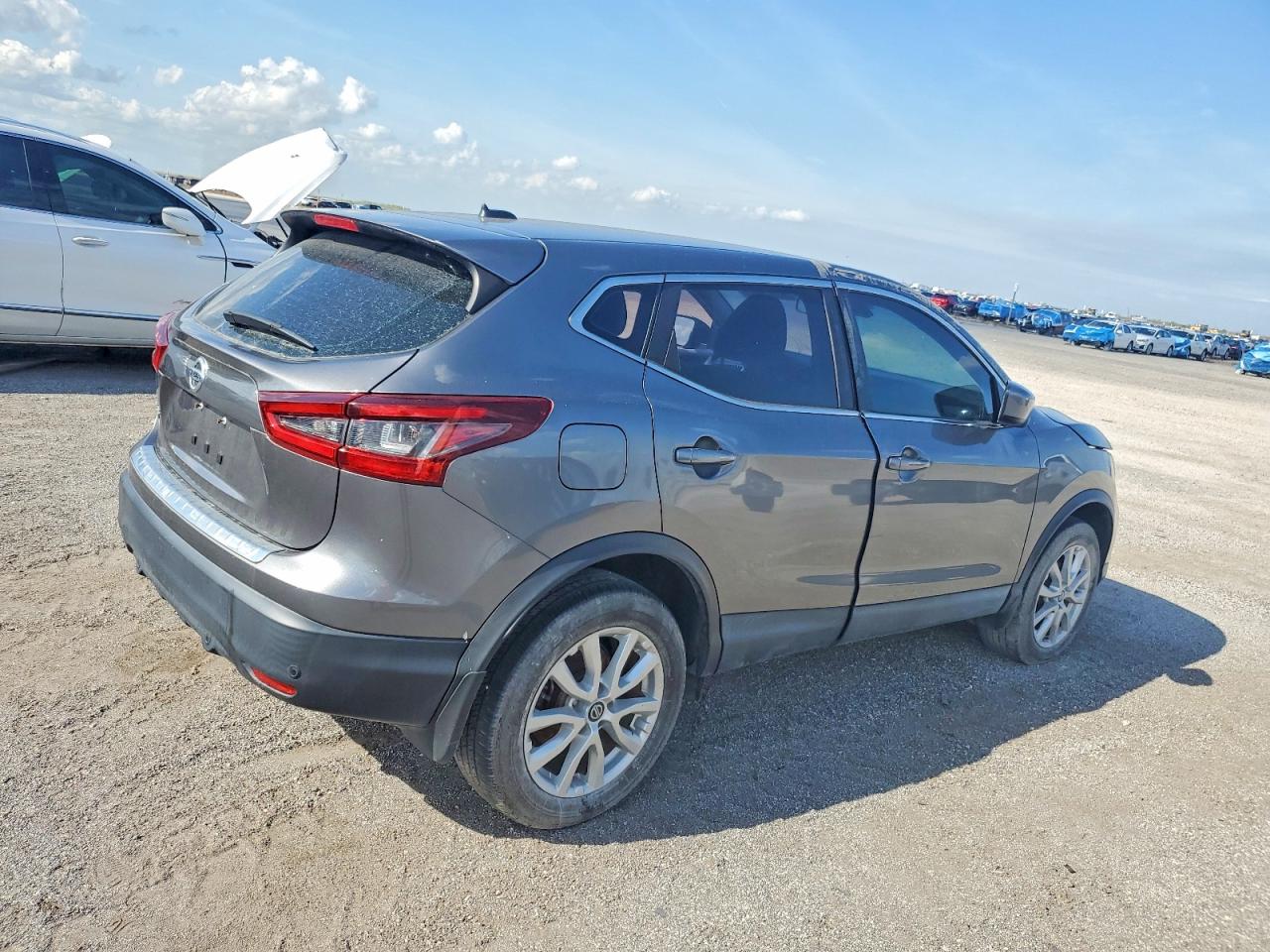 2020 Nissan Rogue VIN JN1BJ1CV0LW279585 photo 3