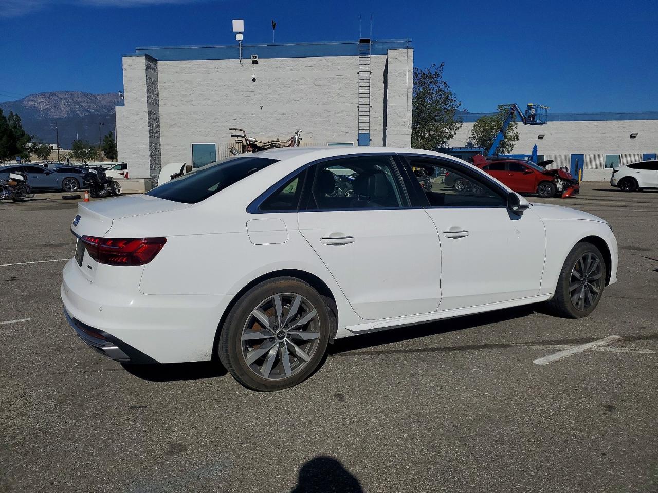 2022 Audi A4 VIN WAUABAF4XNN003364 photo 3