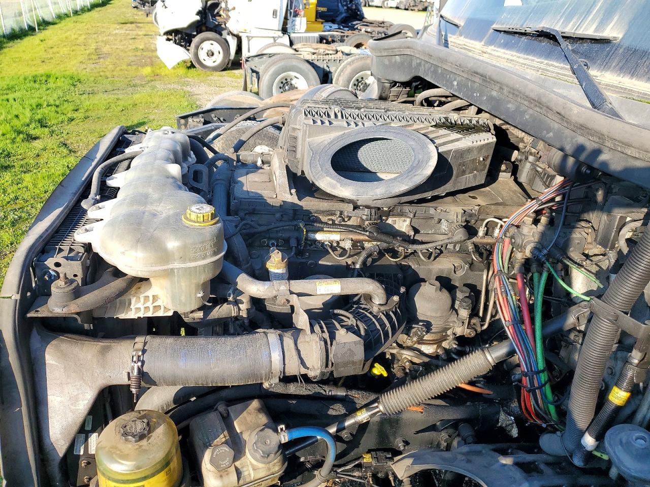 2020 FREIGHTLINER Cascadia VIN 1FUJHHDR6LLKS7063 photo 7