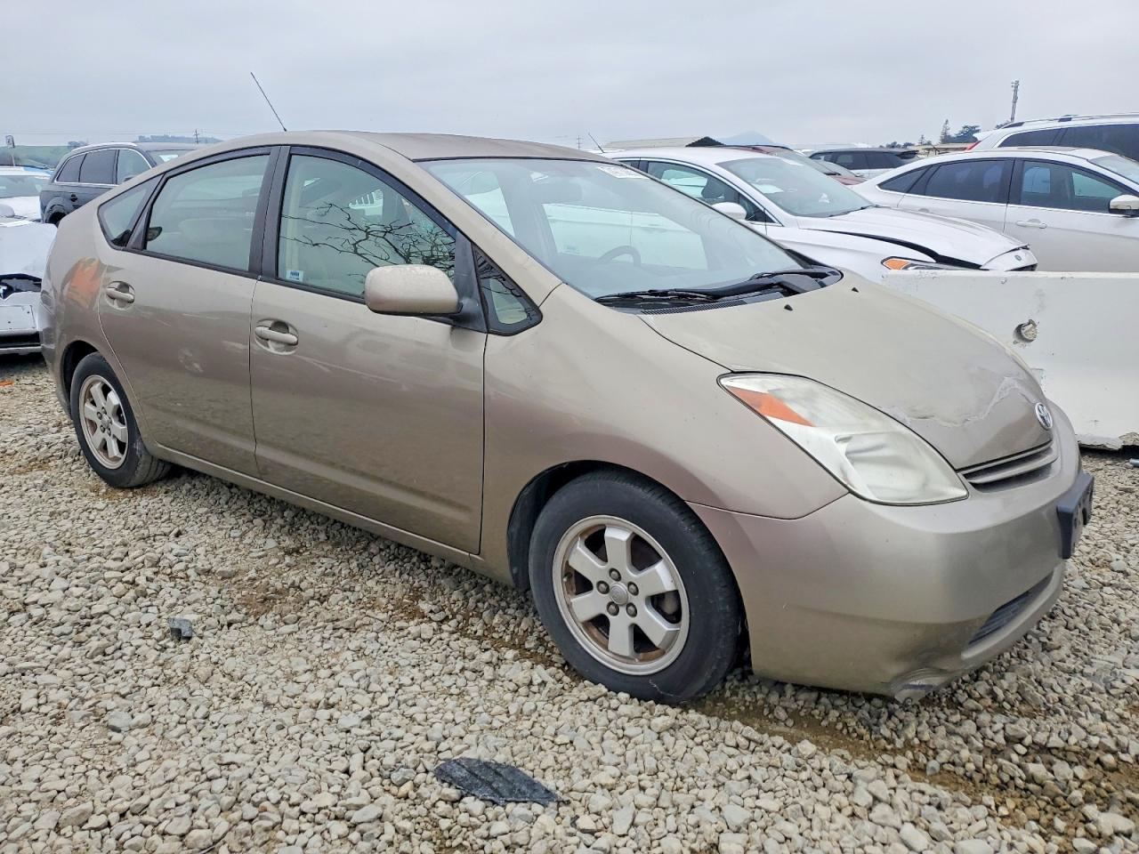 2004 Toyota Prius VIN JTDKB20U340023795 photo 4